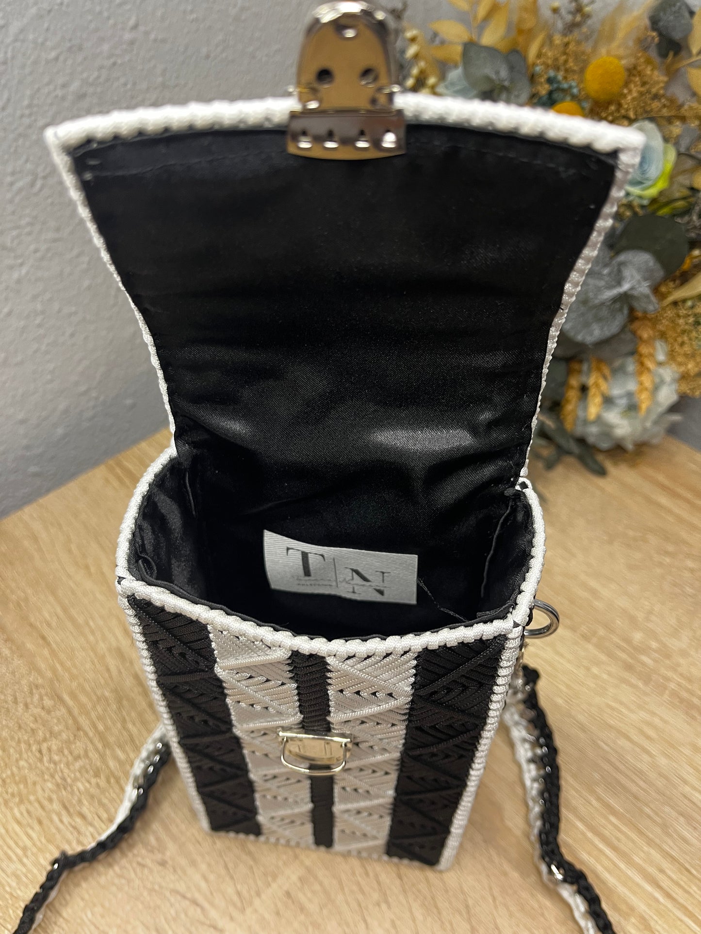 MINI ISIS - Negro y Blanco